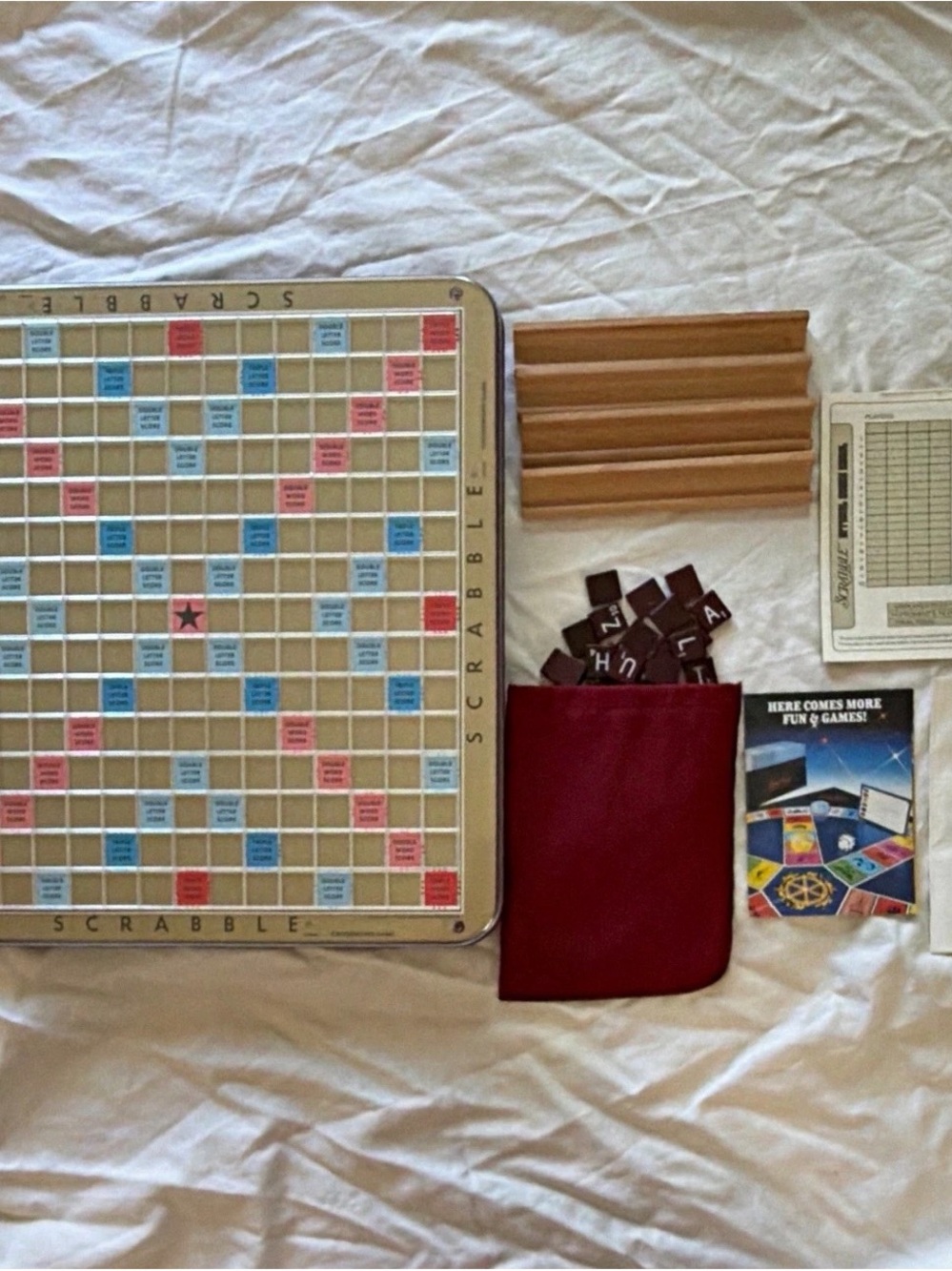 Vintage 1977 Selchow Scrabble WOOD
Deluxe Edition Turntable Base
COMPLETE SET